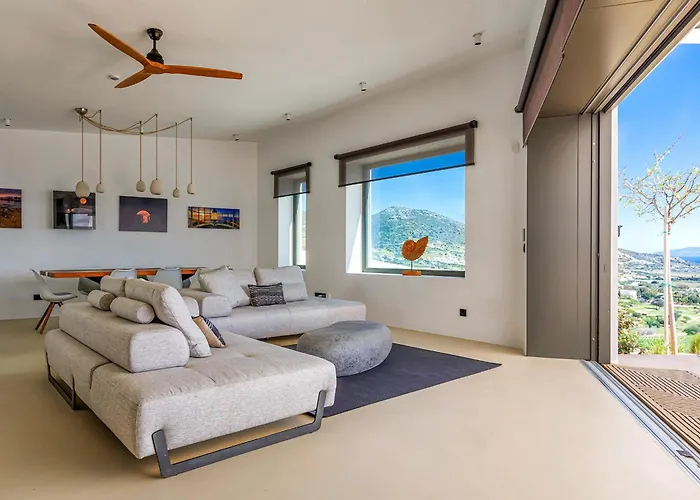 Willa Skylines Estate *