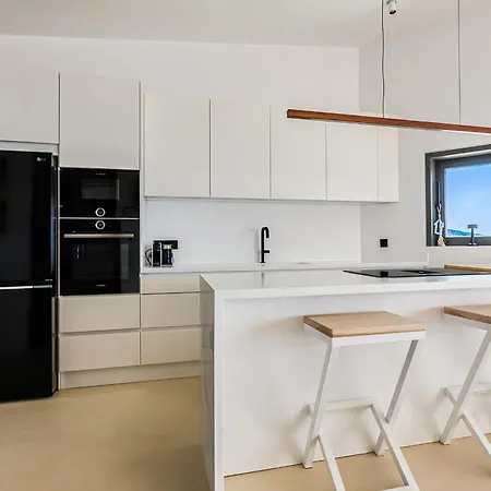 Skylines Estate Páros