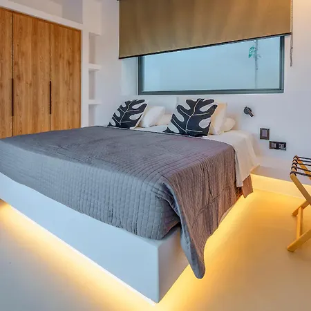 Villa Skylines Estate *