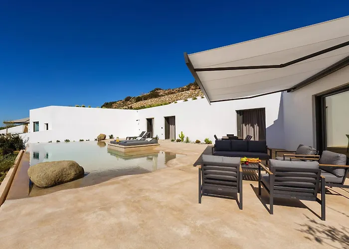 Villa Skylines Estate