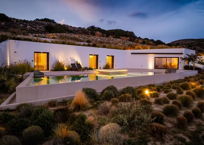 Skylines Estate Villa *