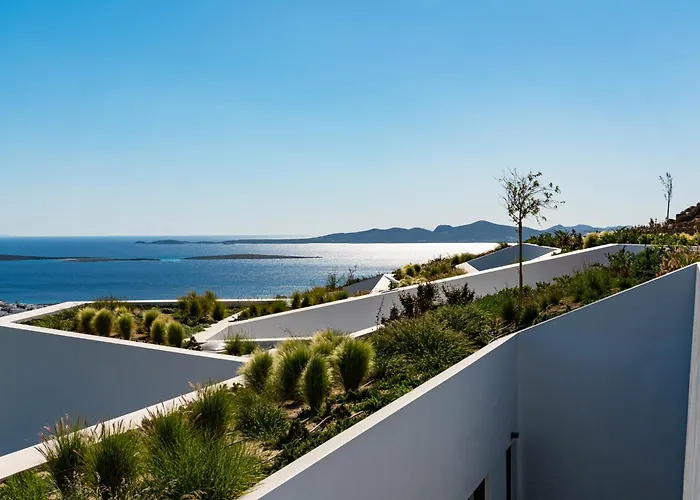 Skylines Estate Villa *