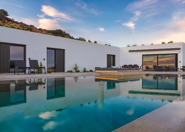 Skylines Estate Parikia (Paros)