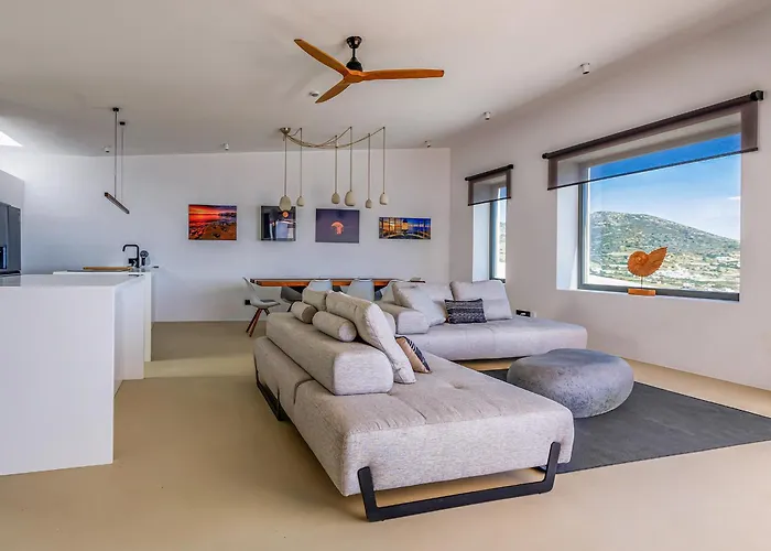 Skylines Estate * Parikia (Paros)