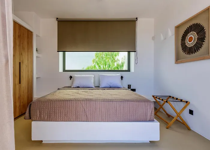 Skylines Estate Parikia (Paros)